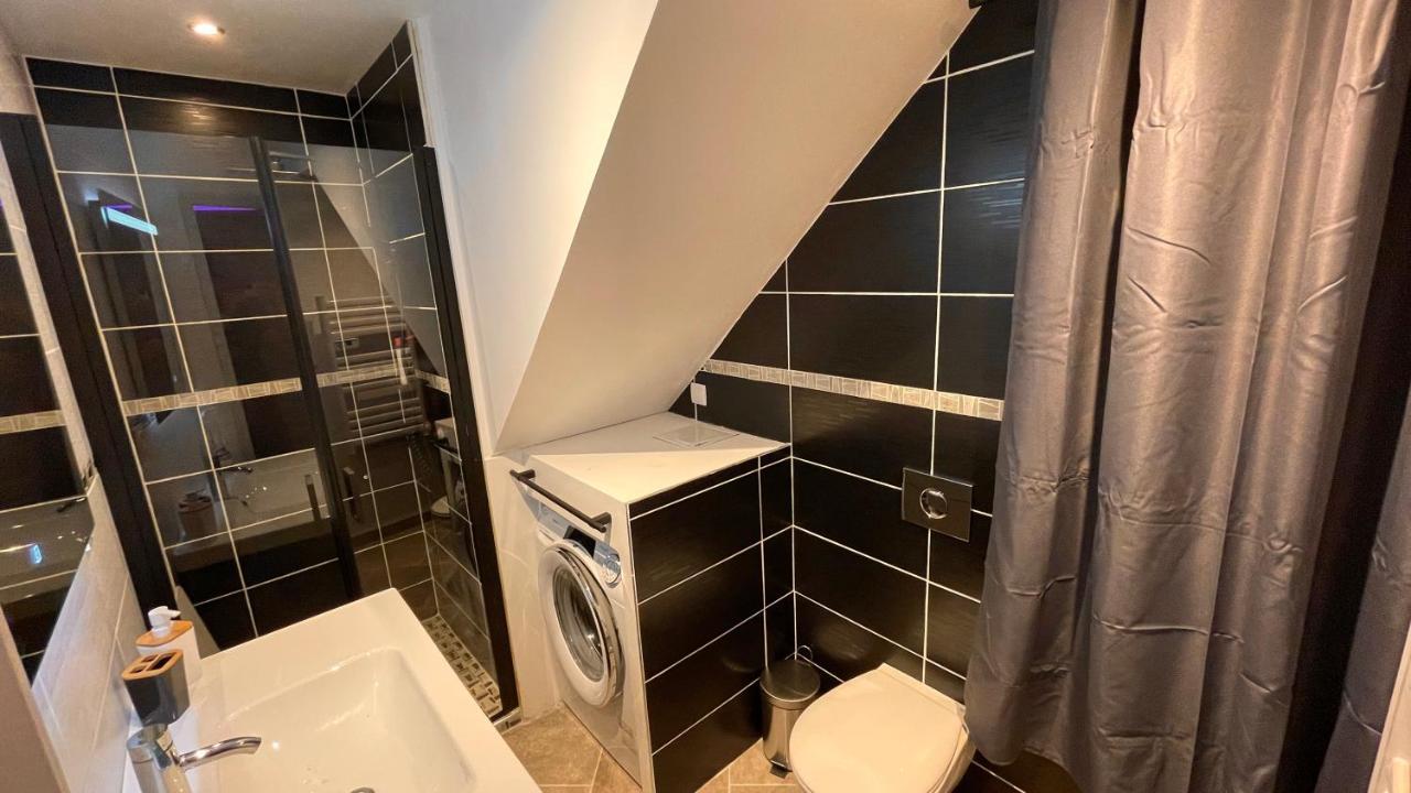 Mille Et Une Nuit, Appartement Classe 3 Etoiles En Rdc Avec Exterieur Et Parking Dole Exterior foto